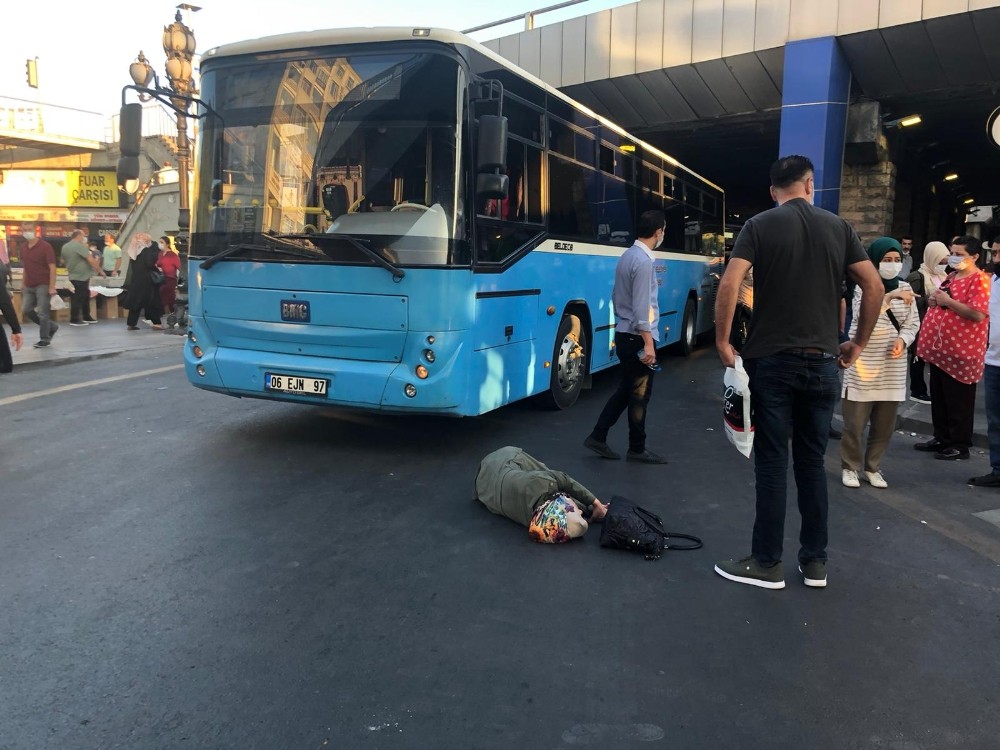 Ankara Da Duraga Giden Kadina Halk Otobusu Carpti Ankara Haberleri