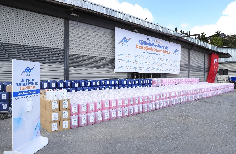 Sultangazi’de okullara 103 tonluk temizlik malzemesi desteği