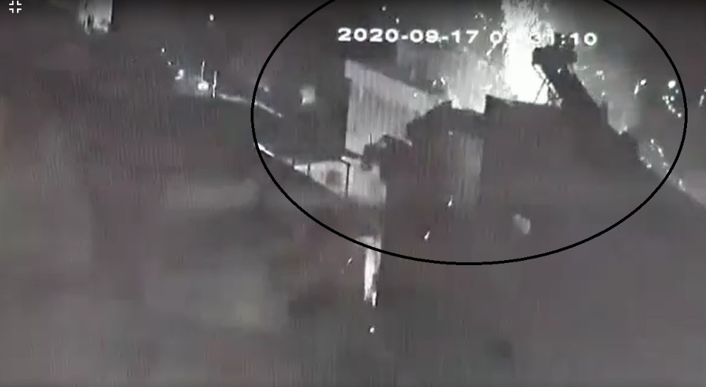 İzmir’de tüp bomba gibi patladı: 2 kişi yaralandı, araçlar hasar gördü