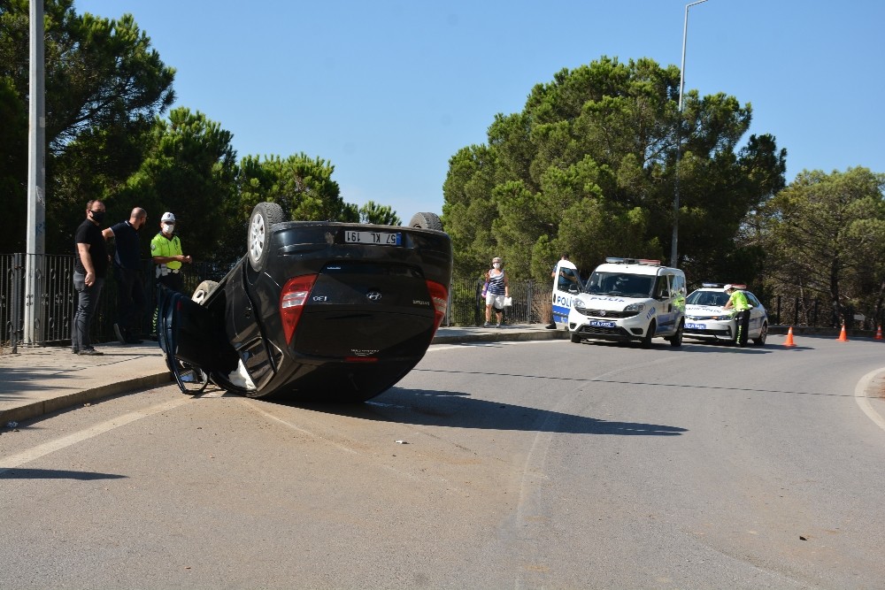 Sinop’ta takla atan otomobil ters döndü: 1 yaralı