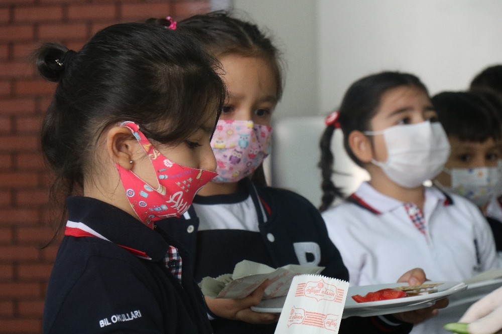 Kırşehir’de eğitim-öğretim yılı ilk günü heyecanını veliler çocukları ile yaşadı