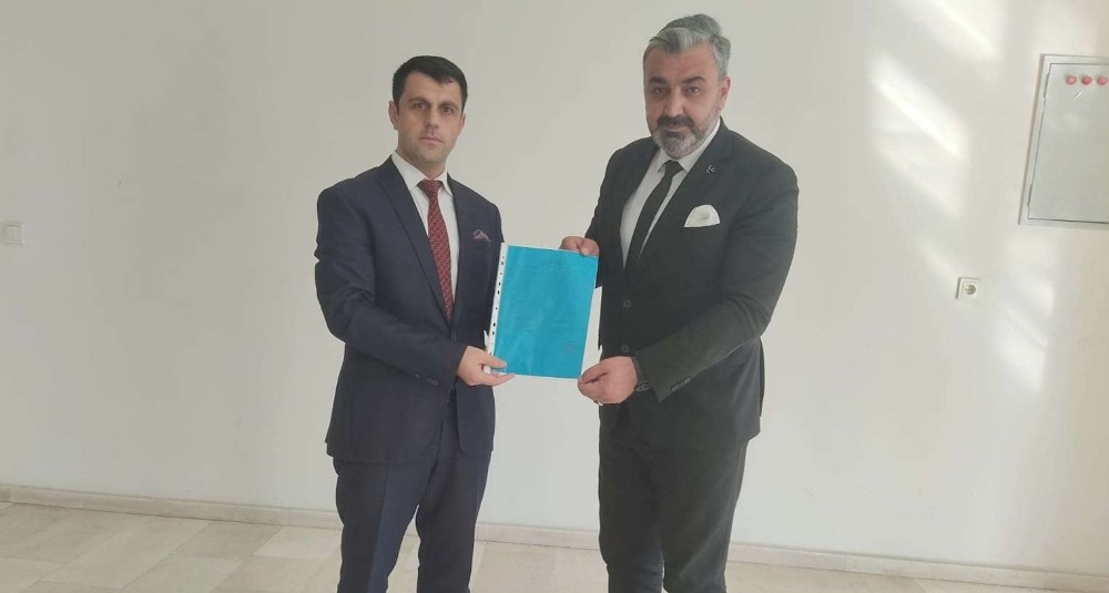 MHP’li Özbek mazbatasını aldı