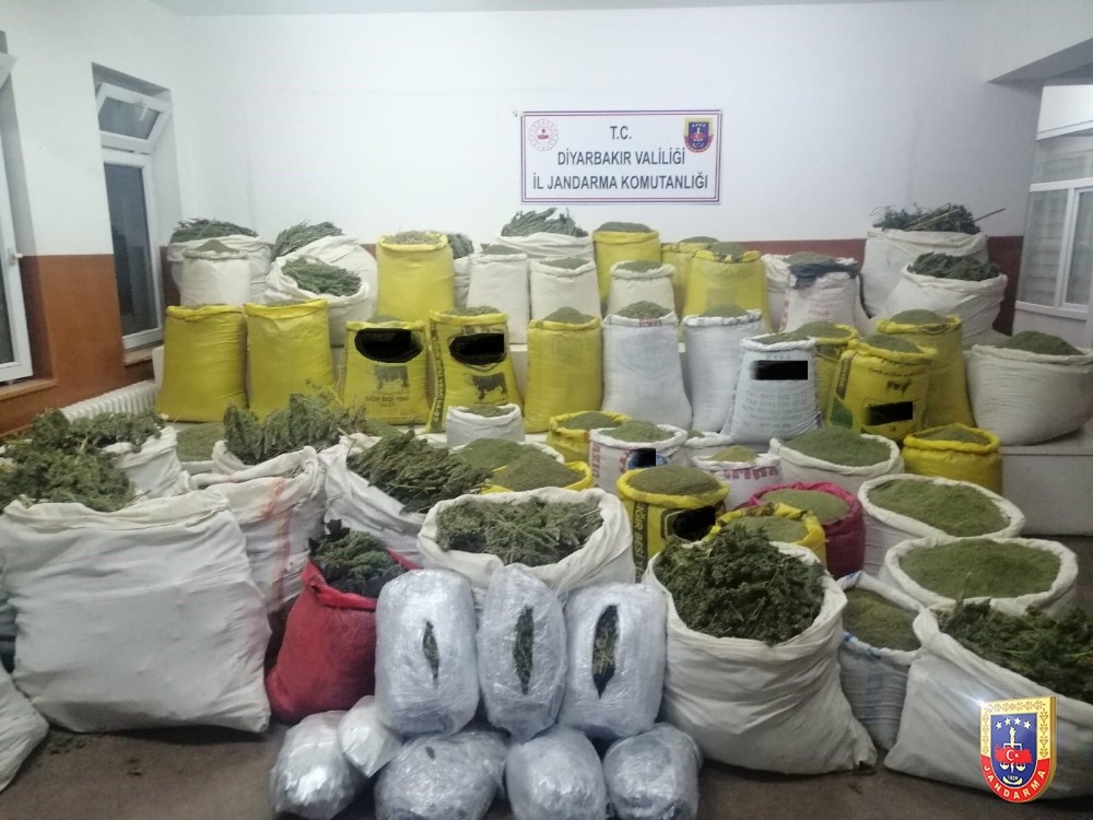Diyarbakır’da 1 ton 720 kilo uyuşturucu ele geçirildi