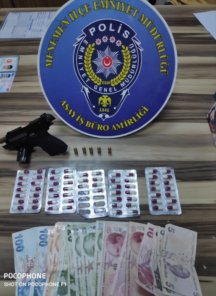 İzmir’de gasp şüphelileri polise yakalandı: 3 tutuklama