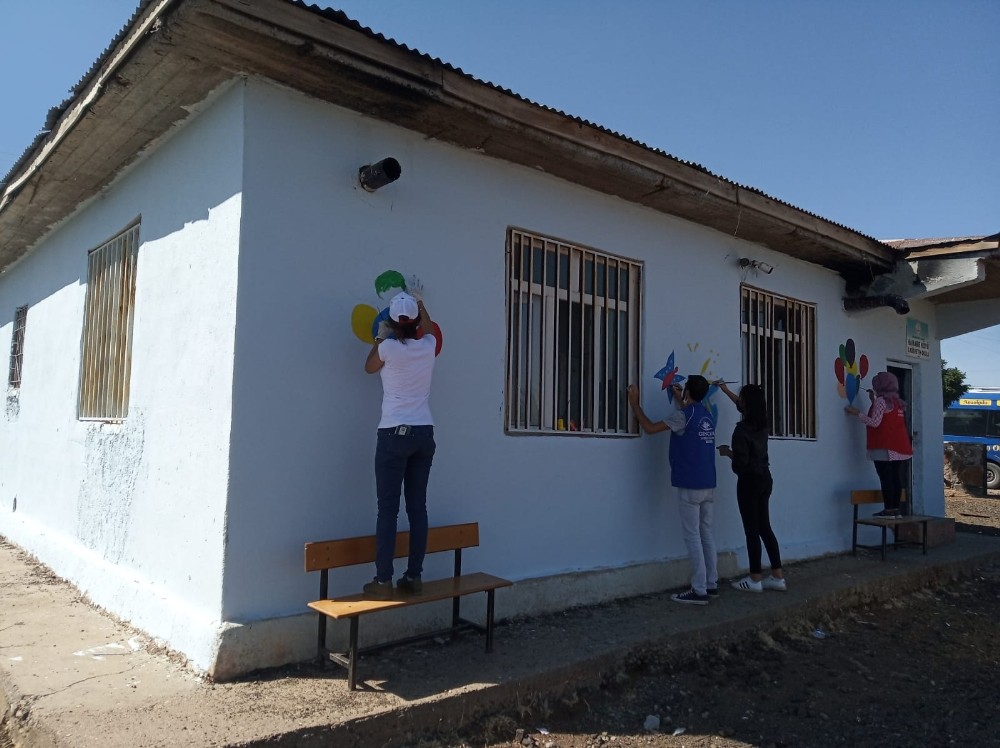 Sur Gençlik Merkezinden köy okuluna anlamlı destek