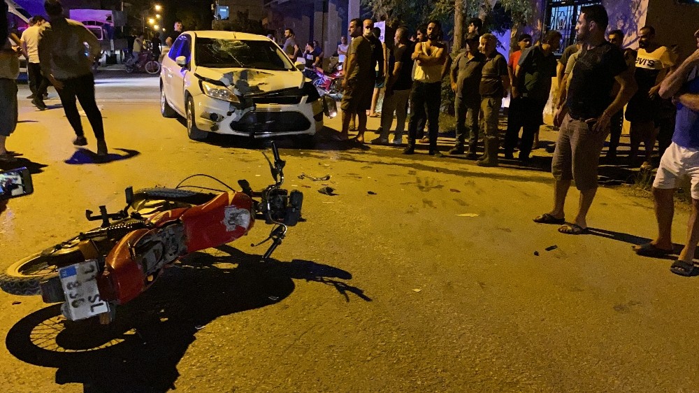 Samandağ’da otomobil ile motosiklet çarpıştı: 2 yaralı