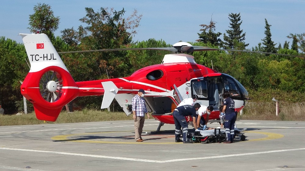 İnşaattan düşen şahsın yardımına ambulans helikopter yetişti