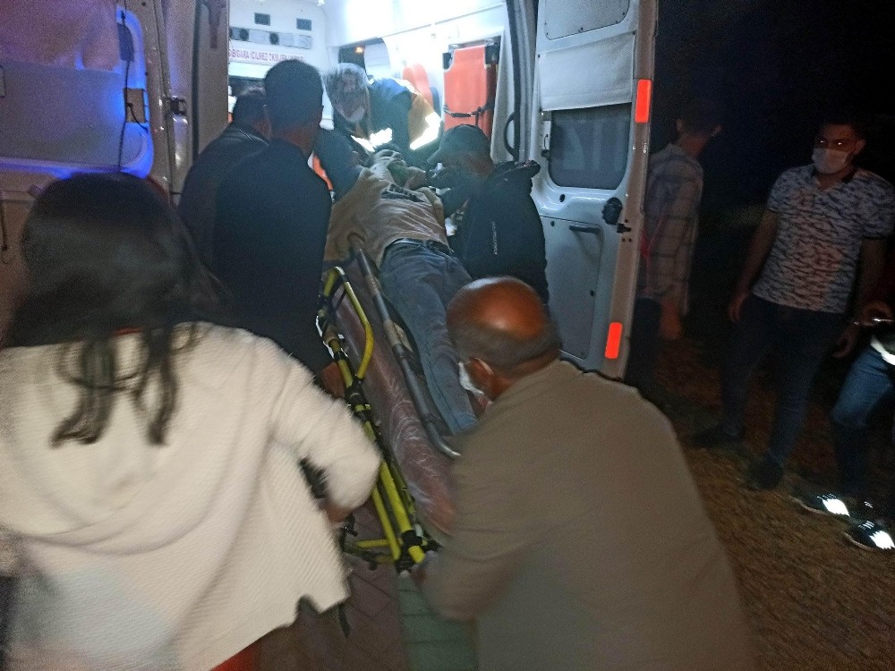 Konya’da takla atan otomobil yandı 3 yaralı son anda kurtuldu