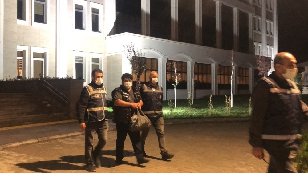 Bursa’da sahte kimlik operasyonu: 2 kişi gözaltında
