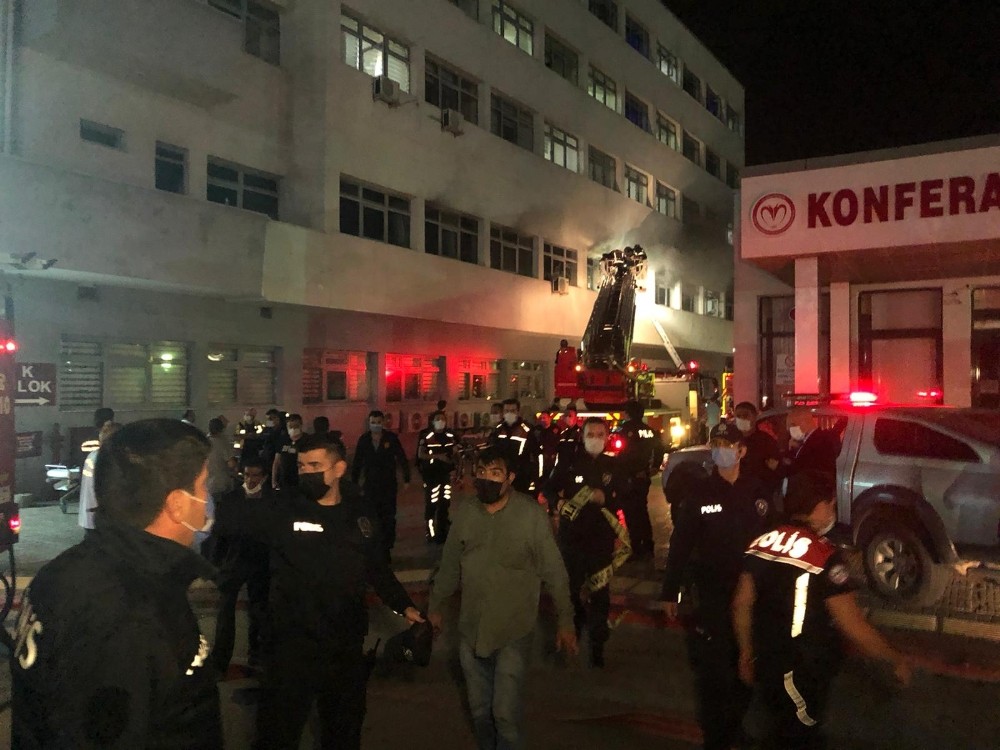 Ankara’da psikiyatri hastası yatağını tutuşturdu: 1 yaralı, 5 kişi de dumandan etkilendi