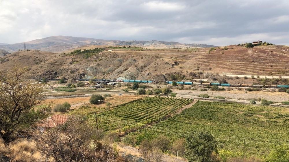 Kalecik’te yük trenleri çarpıştı: 2 makinist hayatını kaybetti