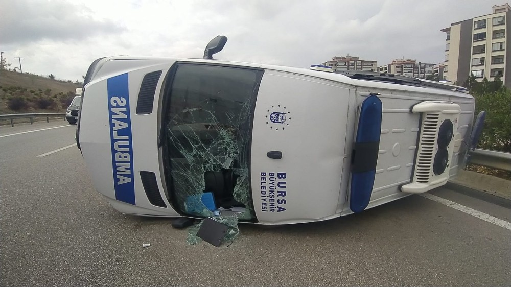 Bursa Da Sis Faciasi Ambulans Takla Atti 5 Yarali Bursa Haberleri