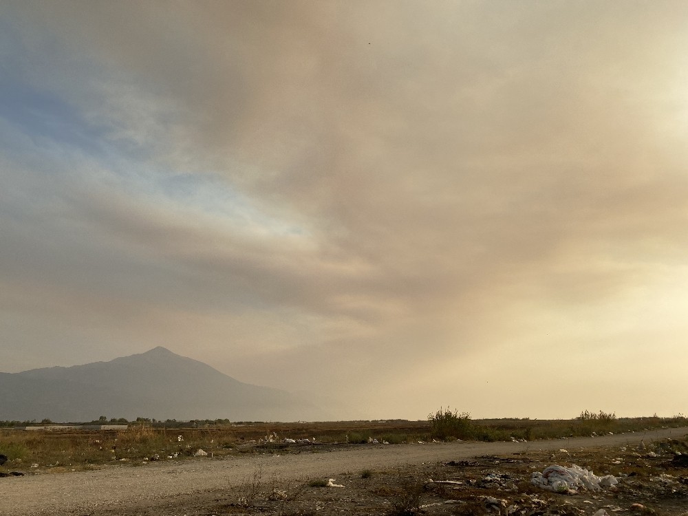 Suriye’deki orman yangınında Samandağ’ı duman kapladı