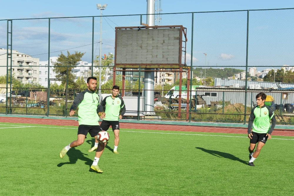 Aliağaspor FK, sezonun başlamasını istiyor