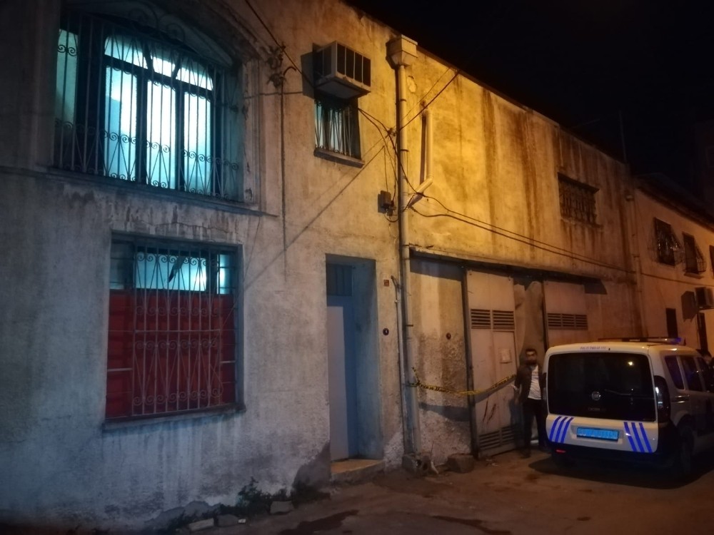İzmir’de hırsızların girdiği depo sahte içki imalathanesi çıktı