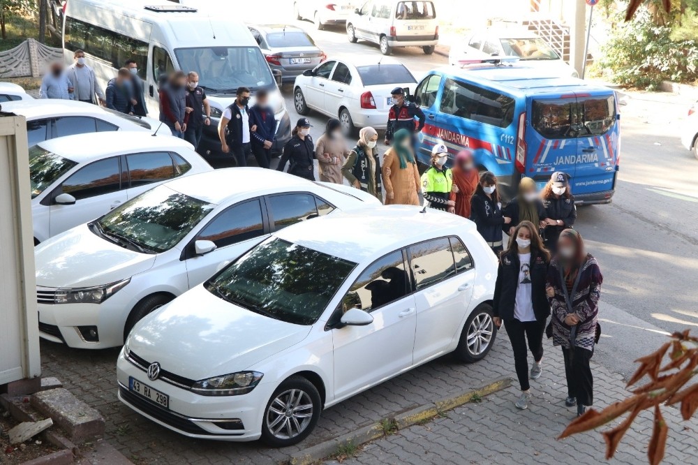 Kütahya’da FETÖ operasyonunda gözaltına alınan 21 kişiden 11’i tutuklandı