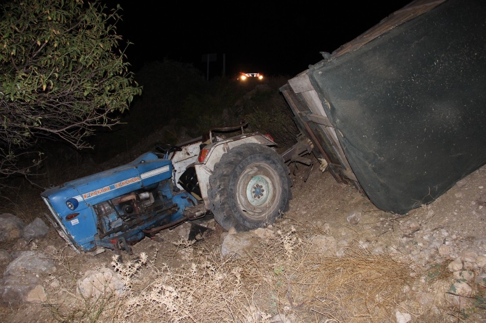 Manisa’da traktör şarampole uçtu: 1 yaralı
