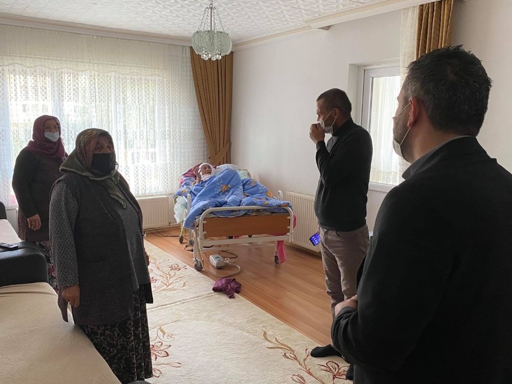 Başkan Çetin’den hastalara moral ziyareti