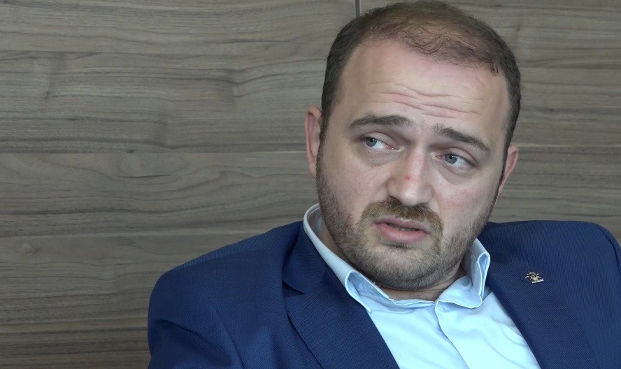 Ak Parti Gemlik İlçe Başkanı Yiğit’ten Belediye Başkanı Sertaslan’a çağrı