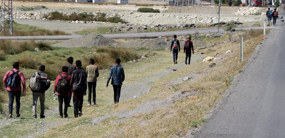 Erzincan’da 27 kaçak göçmen yakalandı