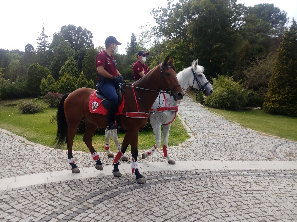 Atlı polis ekiplerinden Atatürk Arboretumu’nda korona virüs denetimi