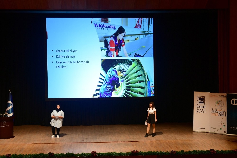 “Etkili Sunum Teknikleri” yarışması finali Anadolu Üniversitesi ev sahipliğinde gerçekleştirildi