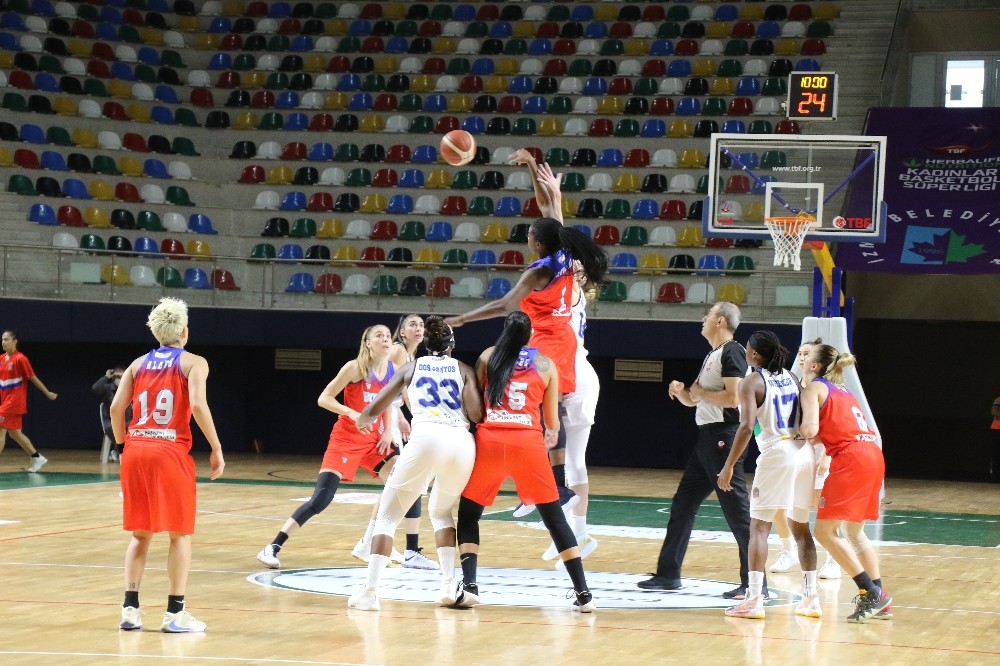 Kadınlar Basketbol Süper Ligi: İzmit Belediyespor:  57- Botaş:72