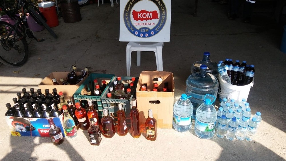 İskenderun’da 2 bin 390 litre el yapımı içki ele geçirildi