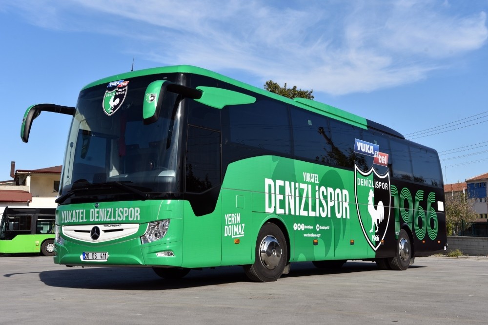 Denizli Büyükşehir Belediyesinden Yukatel Denizlispor’a sıfır kilometre takım otobüsü