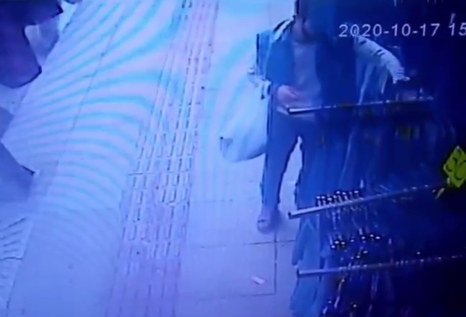 Özel İstanbul’da güpegündüz etek hırsızlığı kamerada