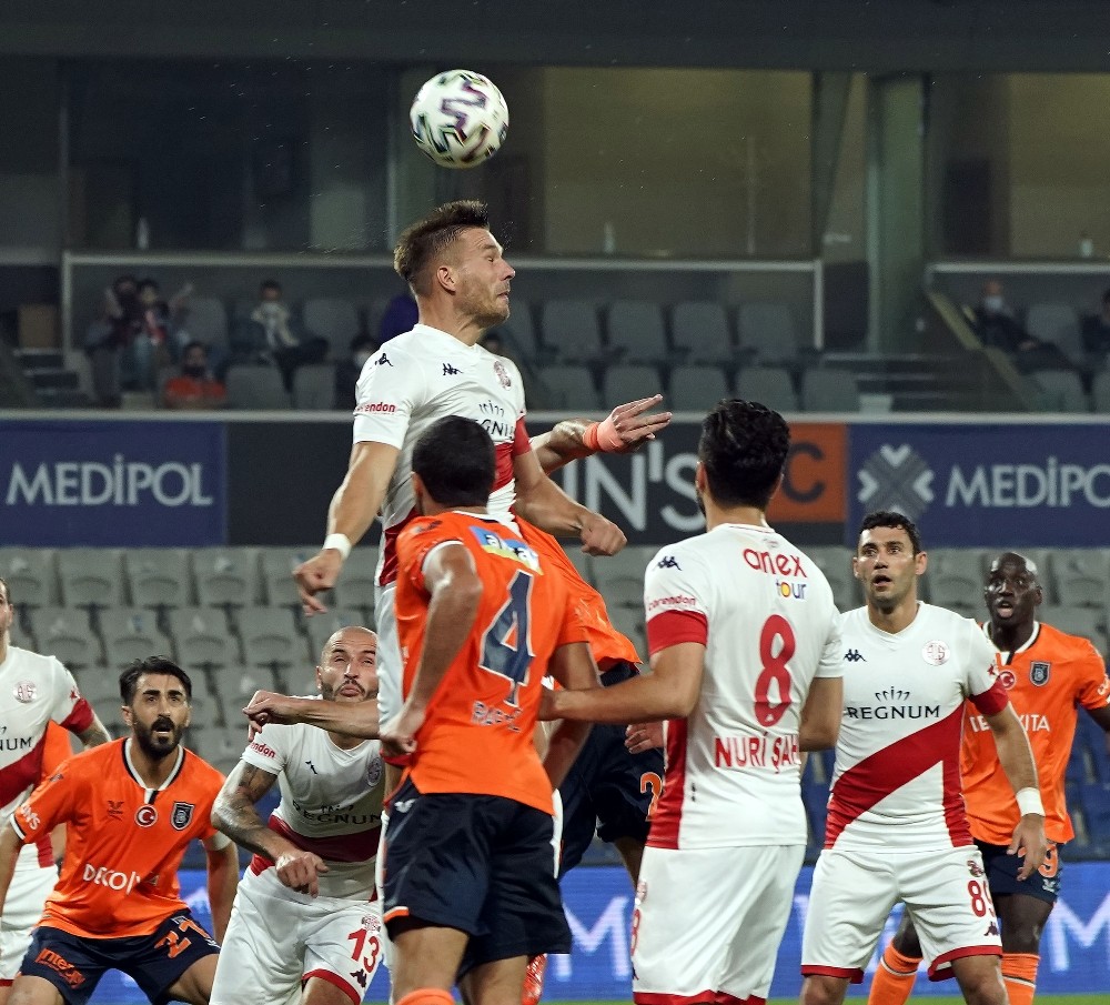 Süper Lig: Medipol Başakşehir: 5 - Antalyaspor: 1 Maç sonucu