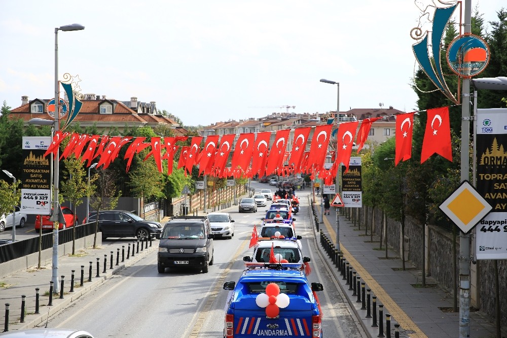 Çekmeköy’de 29 Ekim Cumhuriyet Bayramı Türk bayraklı konvoy ile kutlandı