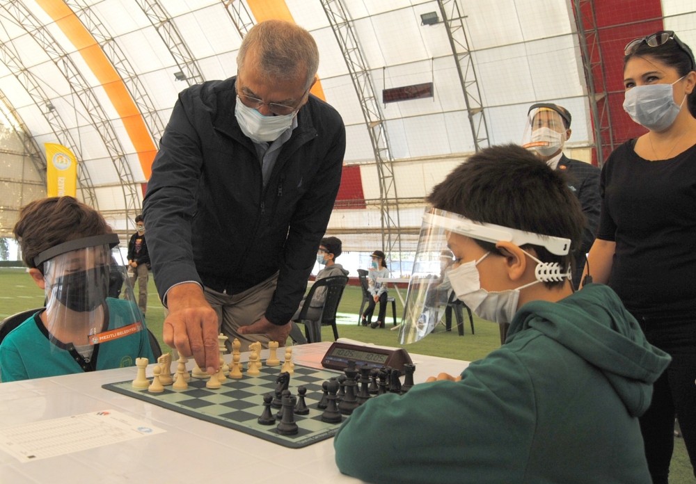 Mezitli’de ’10 Kasım Atatürk’ü Anma Hızlı Satranç Turnuvası’ yapıldı