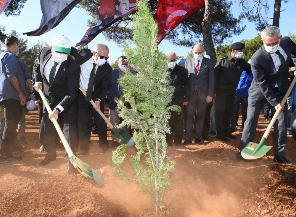Antalya Da Gelecege Nefes Seferberligiyle Fidanlar Toprakla Bulustu Antalya Haberleri