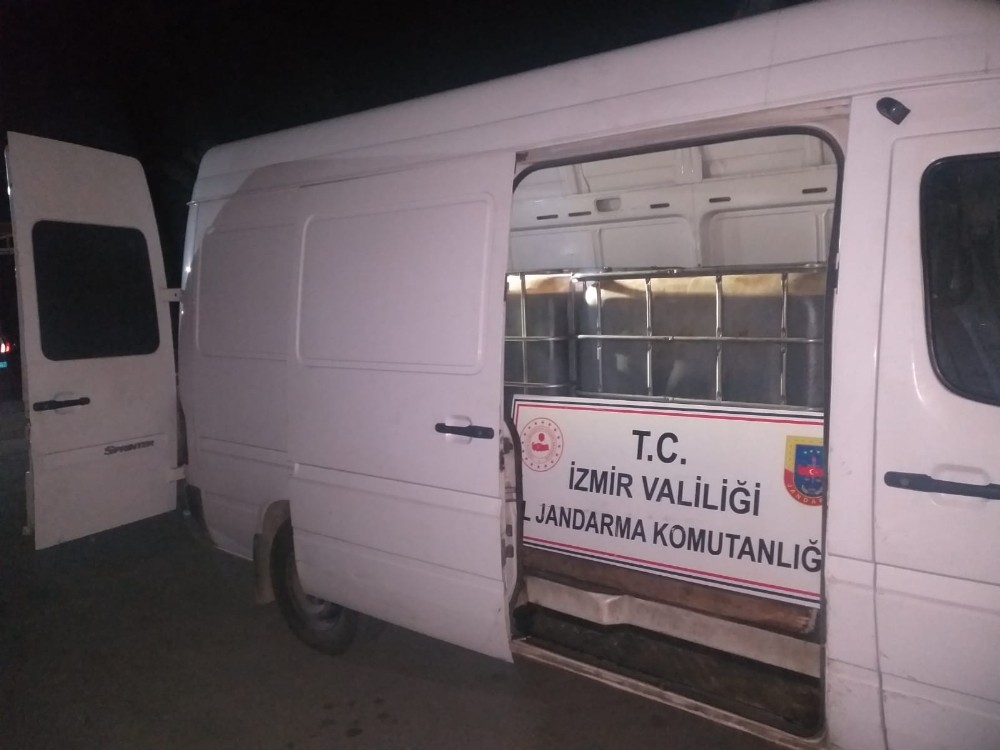 Izmir De 3 Bin Litre Kacak Akaryakit Ele Gecirildi Izmir Haberleri