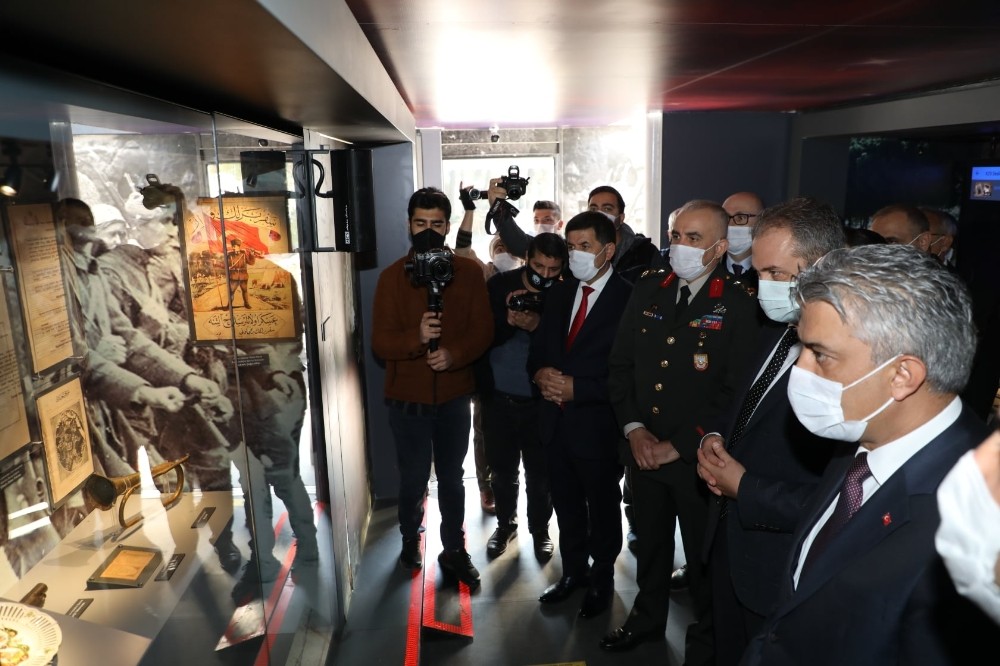 Vali Makas Canakkale Savaslari Mobil Muzesini Gezdi Erzincan Haberleri
