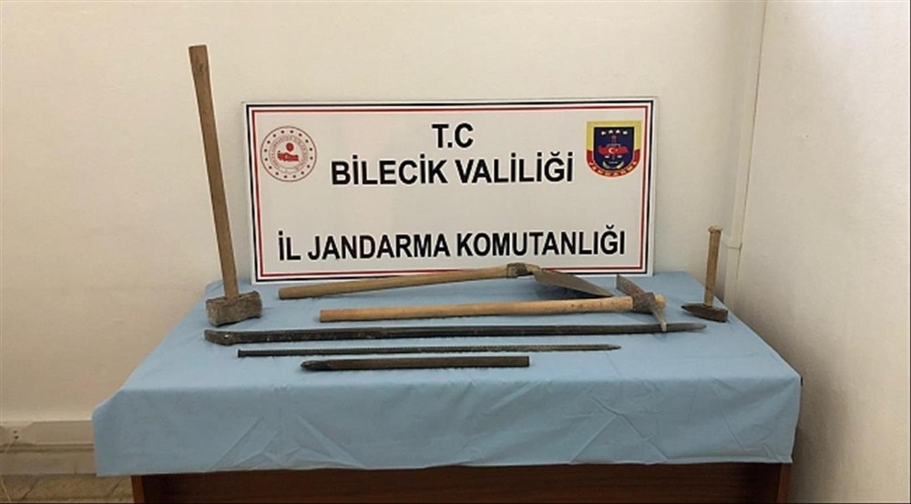 Tarihi bölgede kaçak kazı yapan 5 şüpheli suçüstü yakalandı