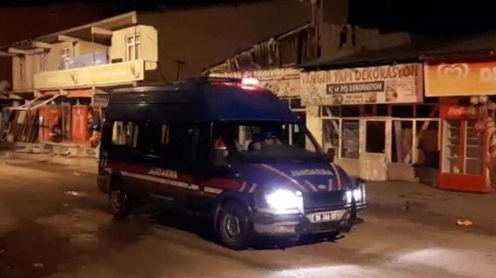 Sarıkamış’ta Jandarma’dan vatandaşlara korona virüs uyarısı