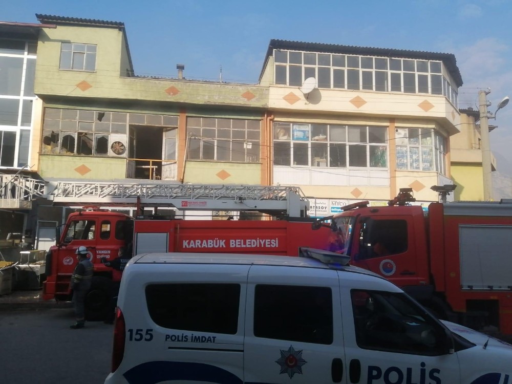 Tutuşan talaşlar mobilya atölyesinde yangın çıkardı Tutuşan talaşlar mobilya atölyesinde yangın çıkardı