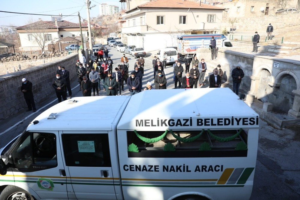 melikgazi nin calisanlari hayirsever mehmet yildirim i cenazesinde yalniz birakmadi kayseri haberleri