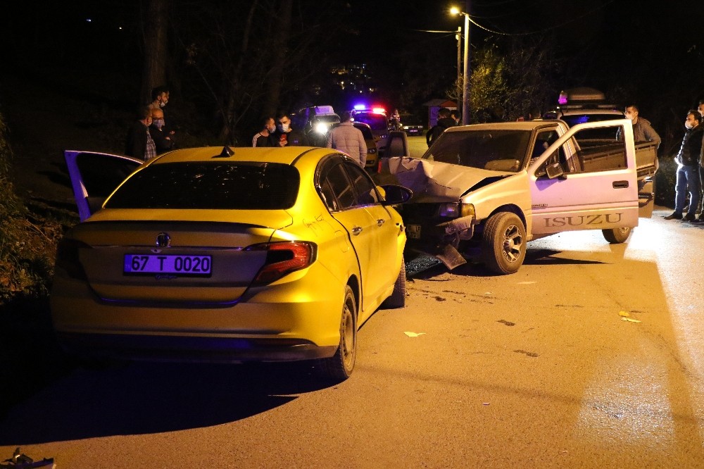 Zonguldak Ta Yeni Yilin Ilk Kazasi 2 Yarali Zonguldak Haberleri