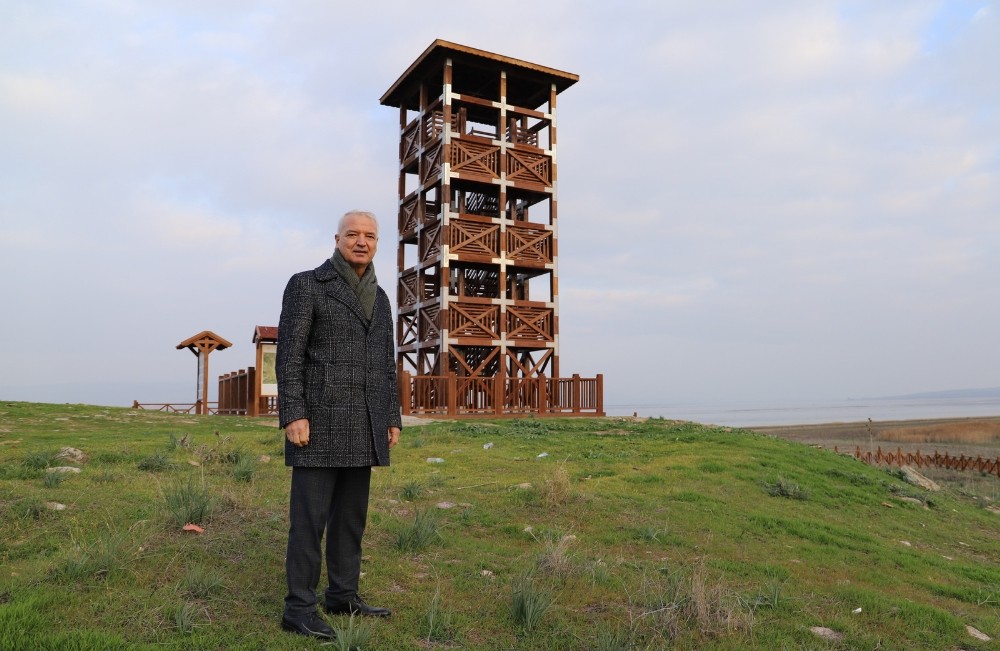 Başkan Bilgin, Marmara Gölünde kuş gözlemevini inceledi