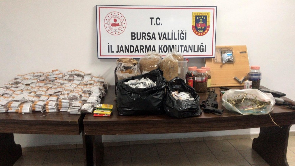 Bursa’da Kaçak Sigara Operasyonu: 2 Gözaltı - Bursa Haberleri