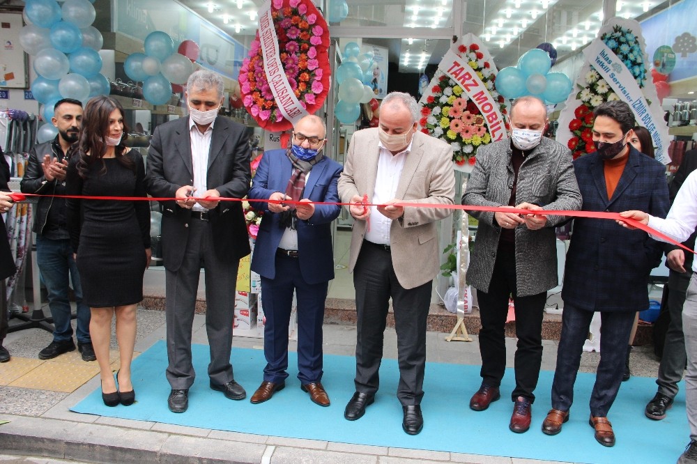 İhlas Mağazası 102’nci şubesini Turgutlu’da açtı