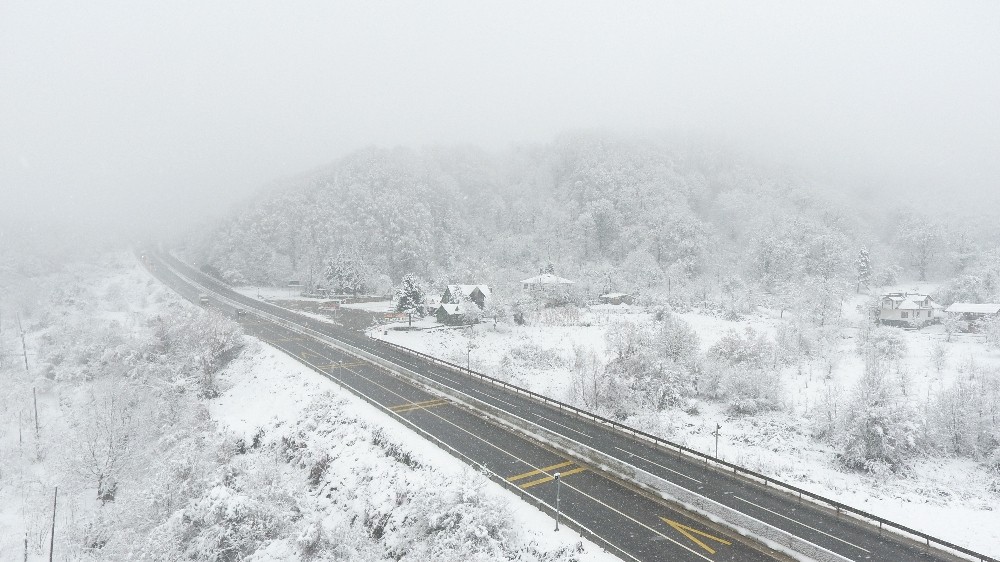 Kar yağışı sonrasında Bolu Dağı’nda muhteşem manzara oluştu