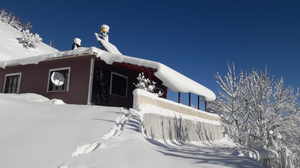 Tunceli’de kar 144 köy yolunu ulaşıma kapattı