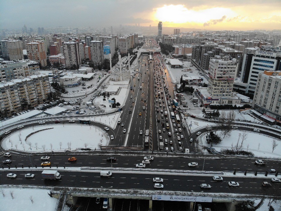 beylikduzu nde kar manzarasi havadan goruntulendi istanbul haberleri