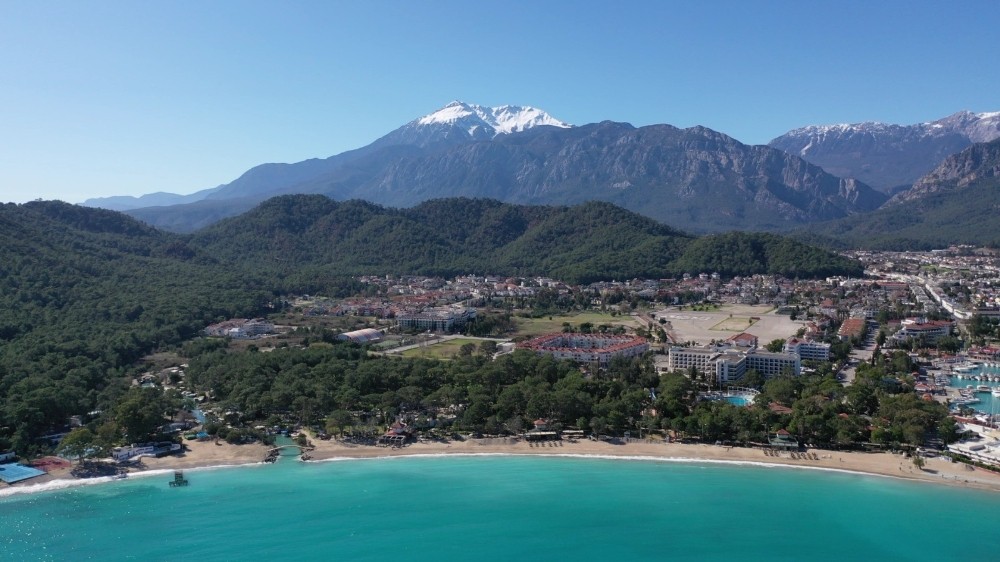 Kemer pandemiye rağmen 1 milyon turist ağırladı