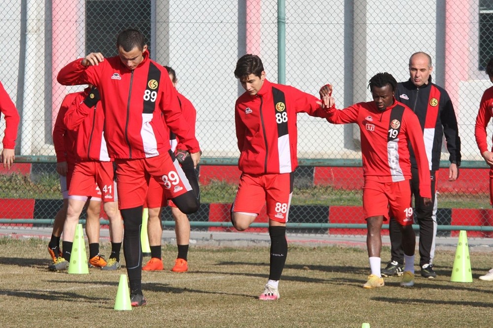 Eskişehirspor'da Altay maçı hazırlıkları tamamlandı ...