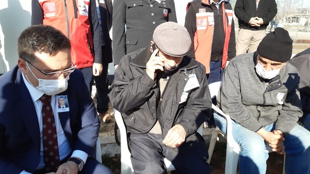 Bakan Soylu şehit babasını telefon ile arayarak başsağlığı diledi